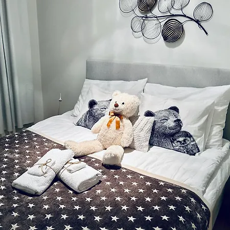 In Vantaa, Own Parking, Near Station, Terrace Loft, Netflix شقة
