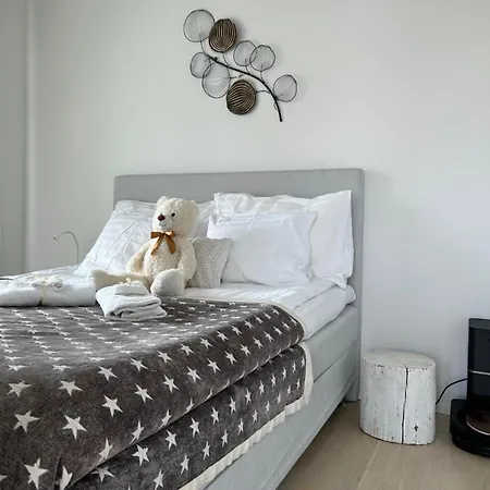 In Vantaa, Own Parking, Near Station, Terrace Loft, Netflix فانتا