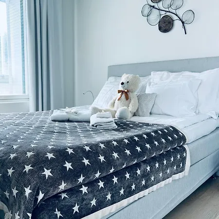 In Vantaa, Own Parking, Near Station, Terrace Loft, Netflix Lägenhet *